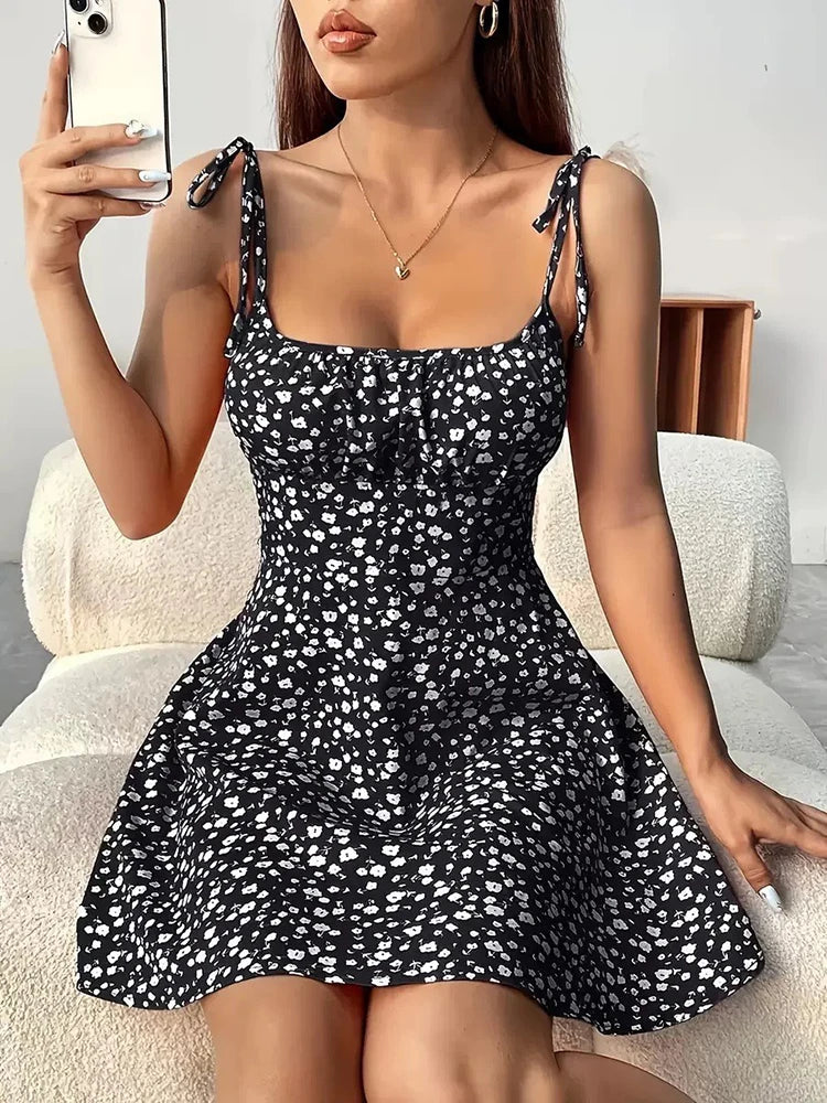Vestido Floral Azul com Alças de Laço