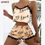 Pijama Feminino “Love” com Renda